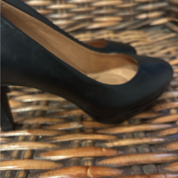 Clarks Indigo Women's Black Leather Comfort Platform
Classic Pump Heels 6 - Picture 14 of 16